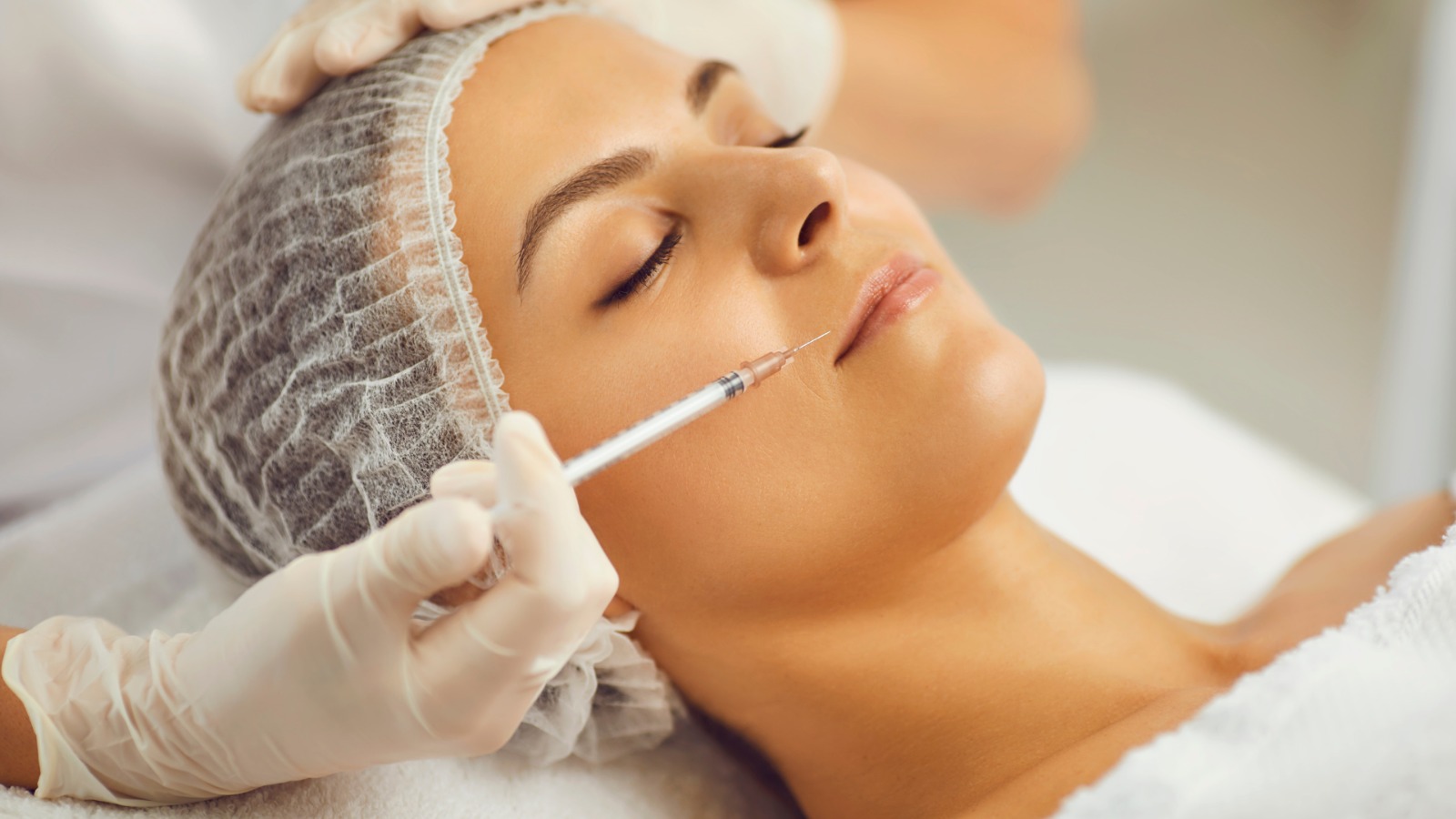 How to Choose Face Cleanser for Oily Skin in 2025?